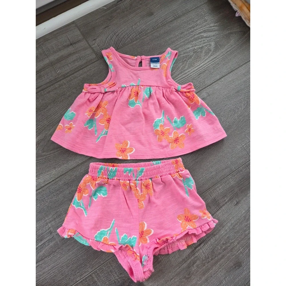 Old navy baby‎ girl outfit 0-3 mos